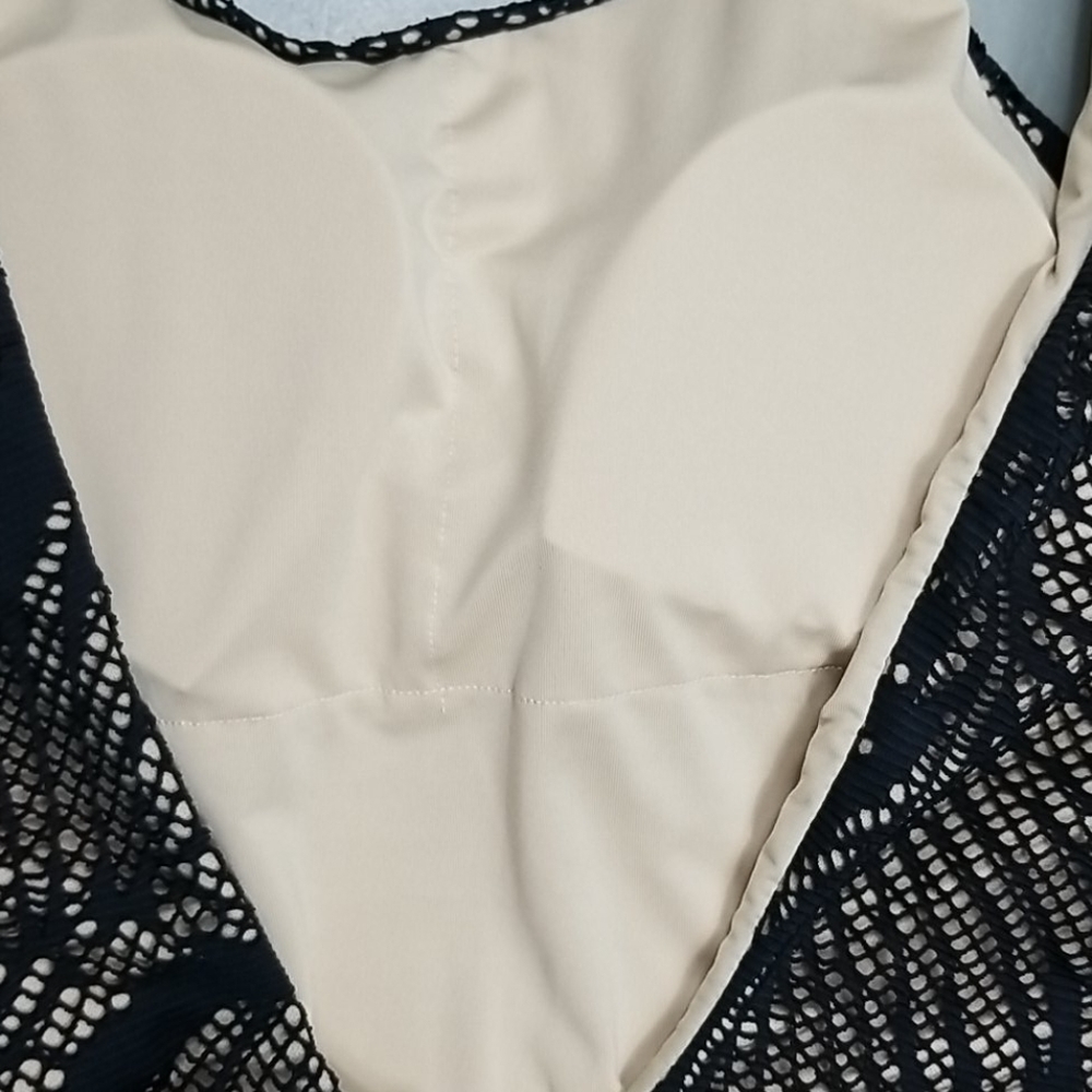 NWT Women's Size Medium Vigoss 1 piece Swimsuit - Picture 5 of 8